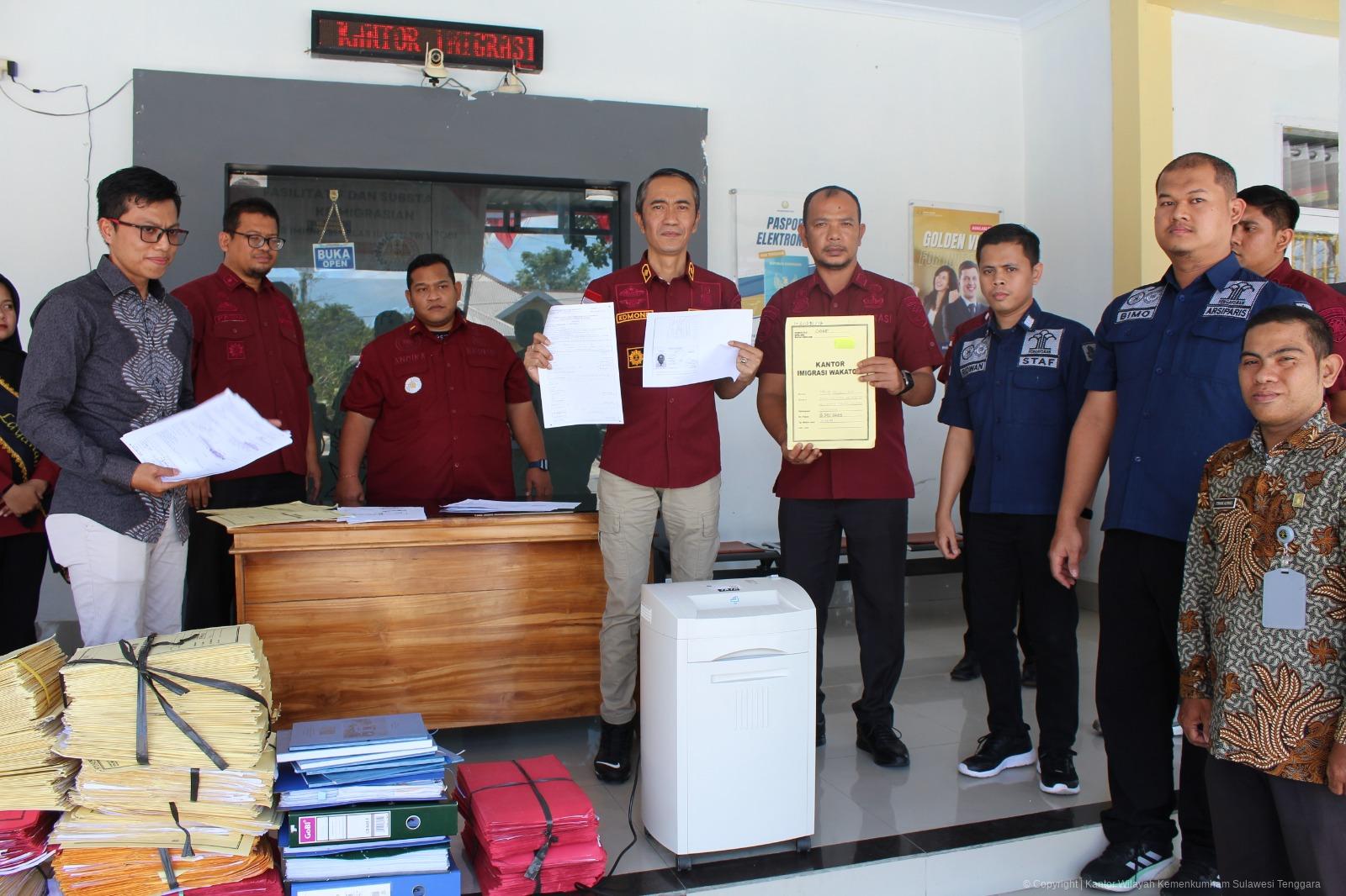 Kantor Imigrasi Wakatobi Laksanakan Pemusnahan Arsip dengan Keamanan dan Transparansi Tinggi